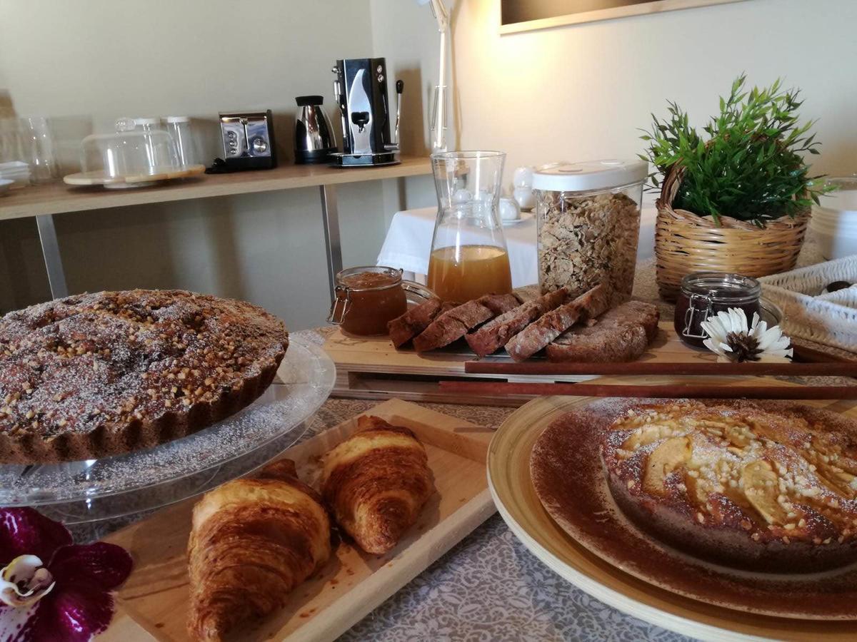 לינה וארוחת בוקר ברצלונה פוצו די גוטו I 3 Mori מראה חיצוני תמונה